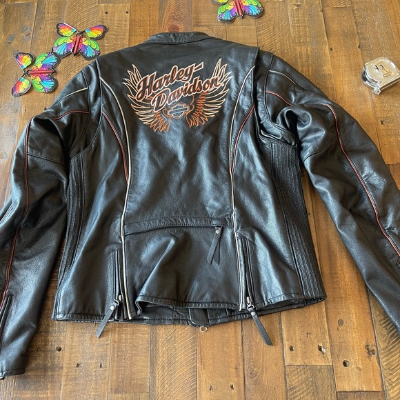 Harley Davidson Women's
Embroidered Wings Leather
Riding Jacket - Picture 7 of 7